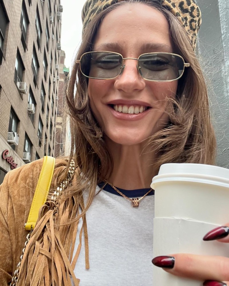 serenay sarikaya nin new york paylasimi gundem oldu esi benzeri gorulmemis bir guzellik